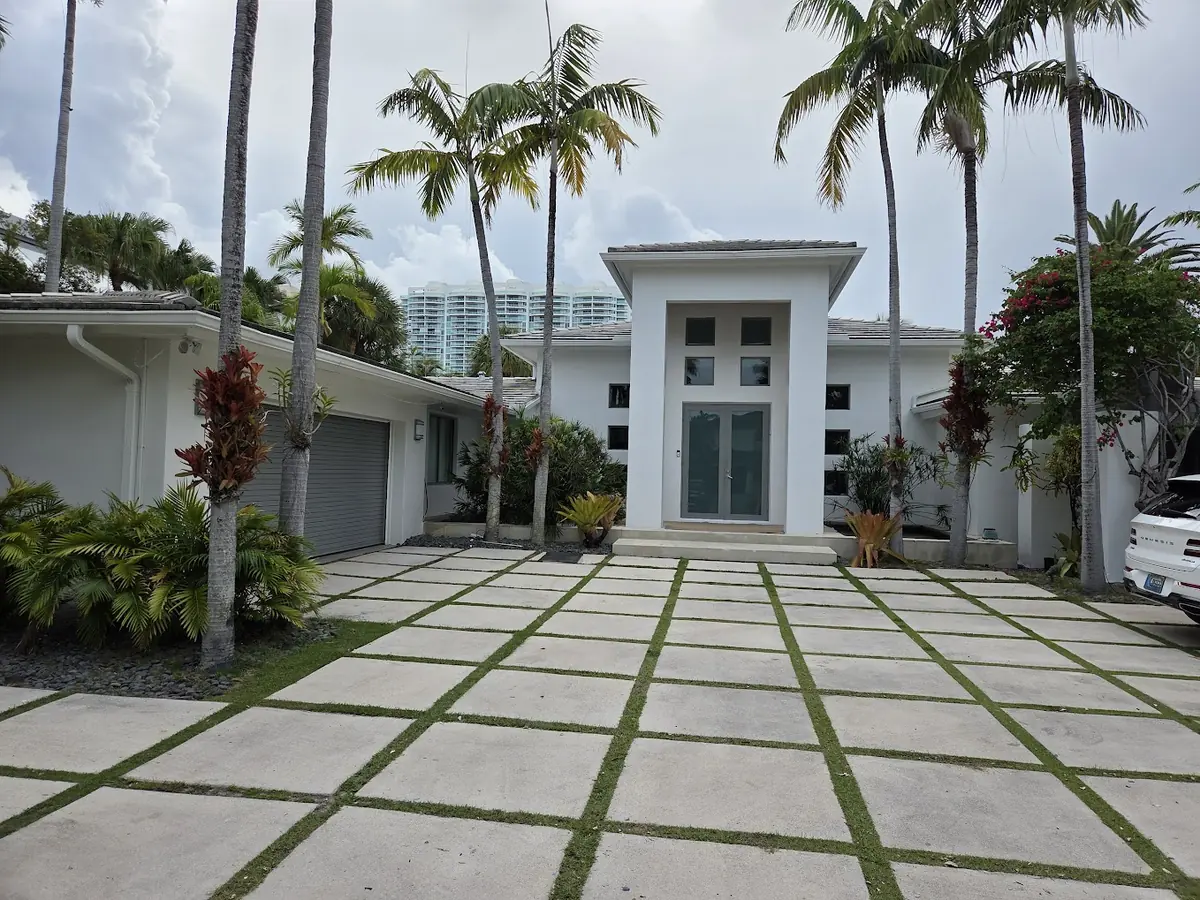 Entry with refinished aluminum doors
