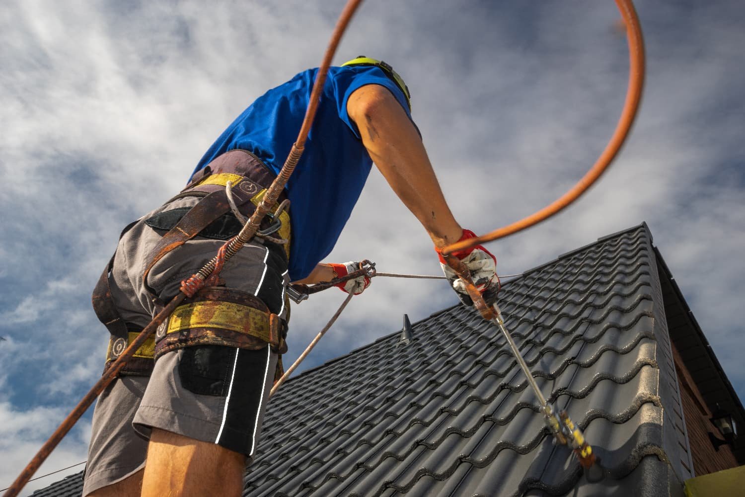 roof spray painting