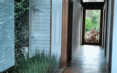 Art of Wood Staining: Why Hiring an Expert Painter Matters